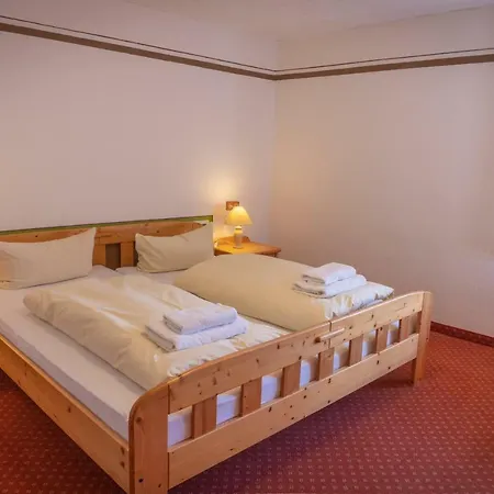 ホテル レストラン アラッツィ フュッセン