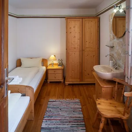 ホテル レストラン アラッツィ